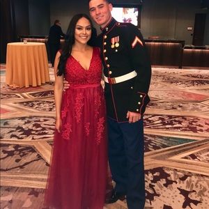 V neck tulle elegant red evening gown